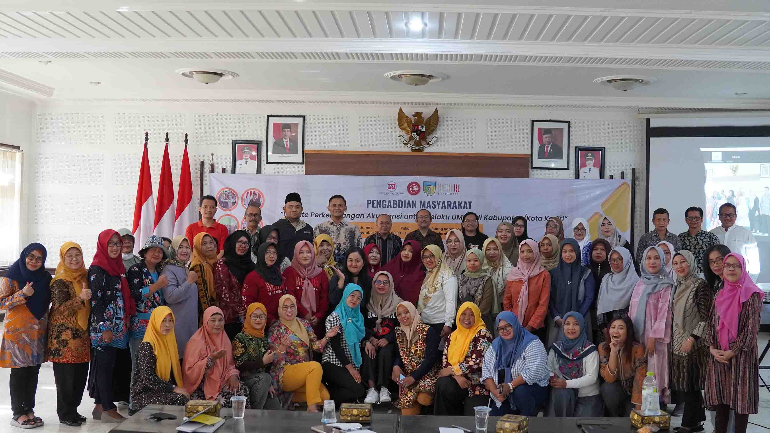 Pengabdian Masyarakat Kepada UMKM dan MGMP Guru Akuntansi Kota/Kabupeten Kediri