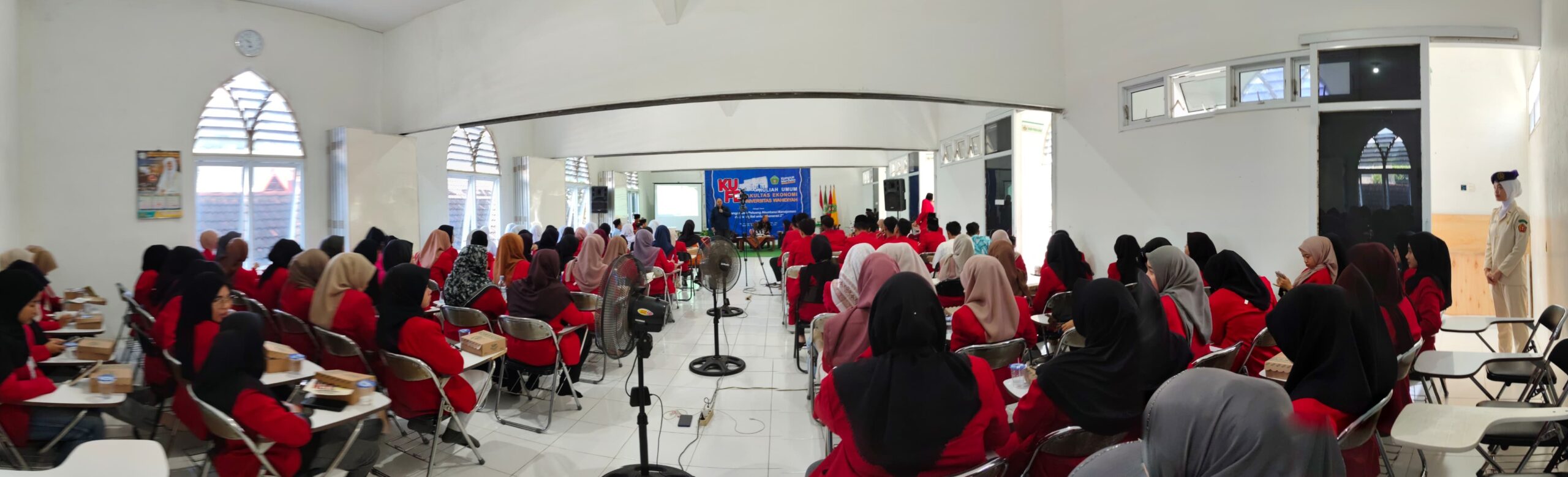 Seminar “Tantangan dan Peluang Akuntansi Manajemen di Era Digital untuk Generasi Z”. Menyiapkan Mahasiswa Menghadapi Dunia Profesional